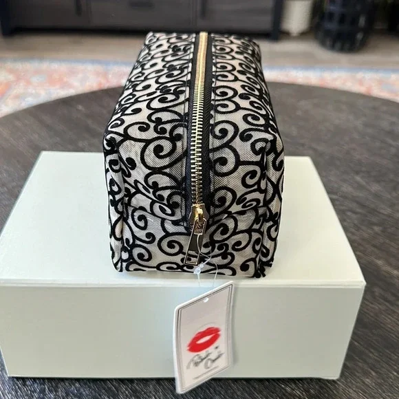 Blush Crush cosmetic bag - Picture 2 of 5